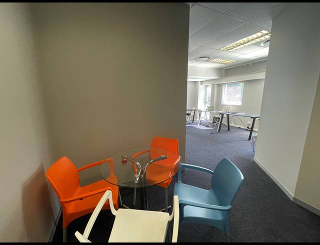 128M² OFFICE TO LET IN LYME PARK